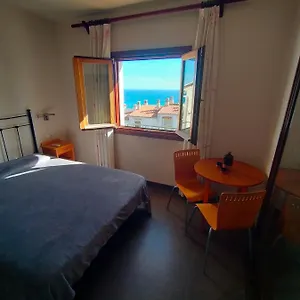 Habitacion En Casa Particular Con Vista Al Mar Habitación en casa particular